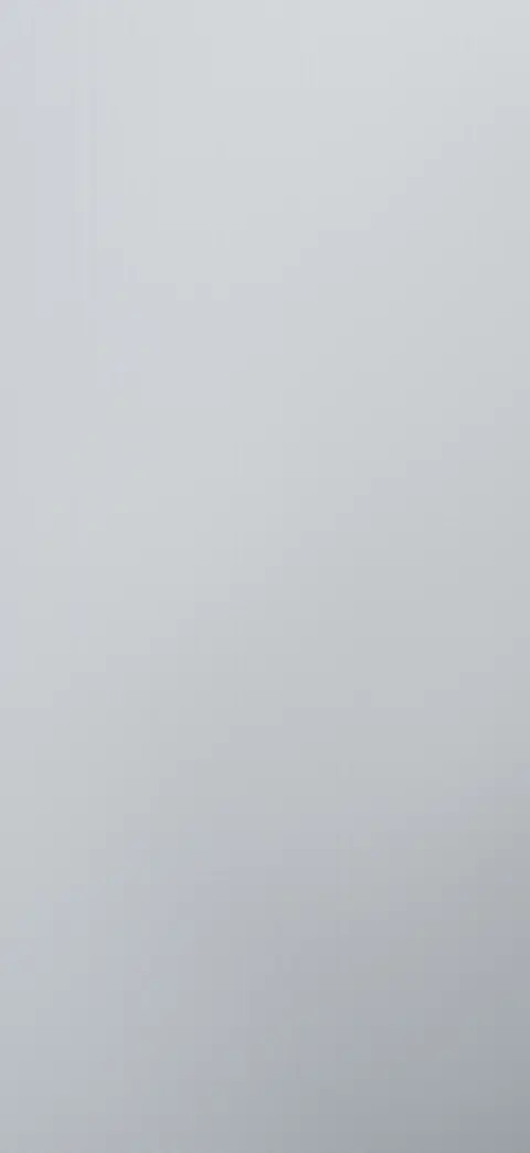 Fog grain gradient iPhone wallpaper